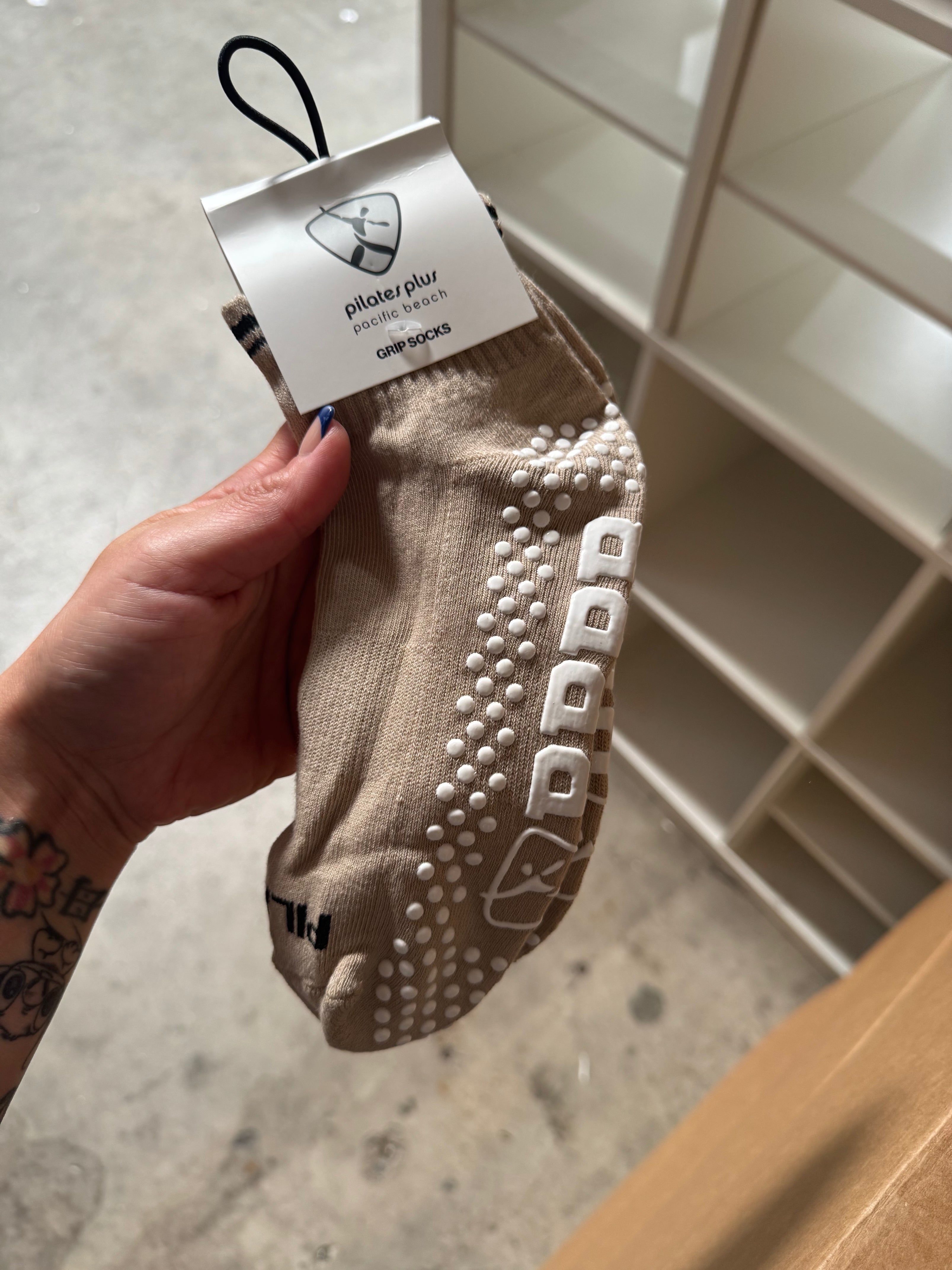 The 1/2 Crew Grip Sock - Pilates Plus PB - Tan / White - Circle Grip